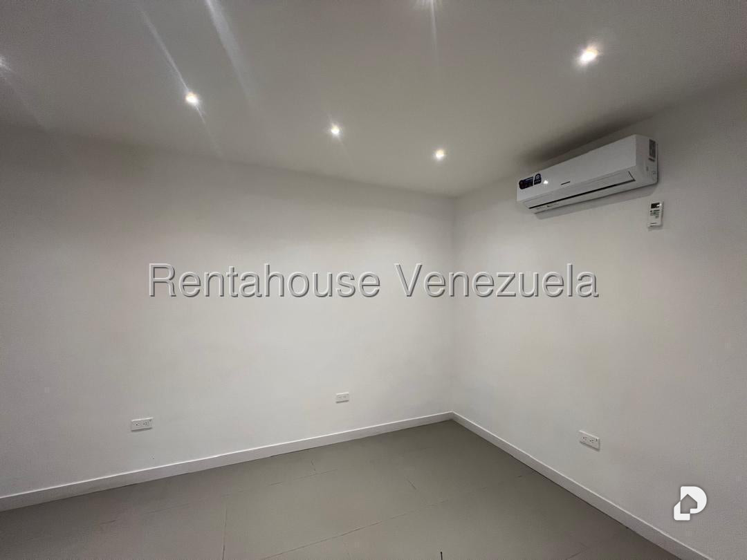 Casa en Los Palos Grandes, Caracas – 20
