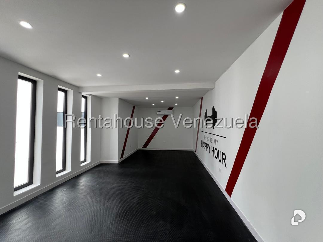 Casa en Los Palos Grandes, Caracas – 30