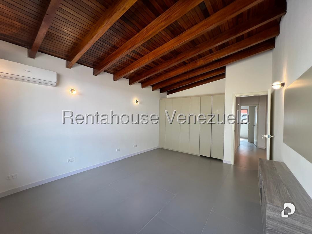 Casa en Los Palos Grandes, Caracas – 18