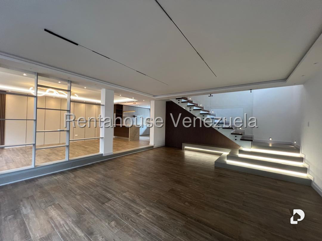 Casa en Los Palos Grandes, Caracas – 27