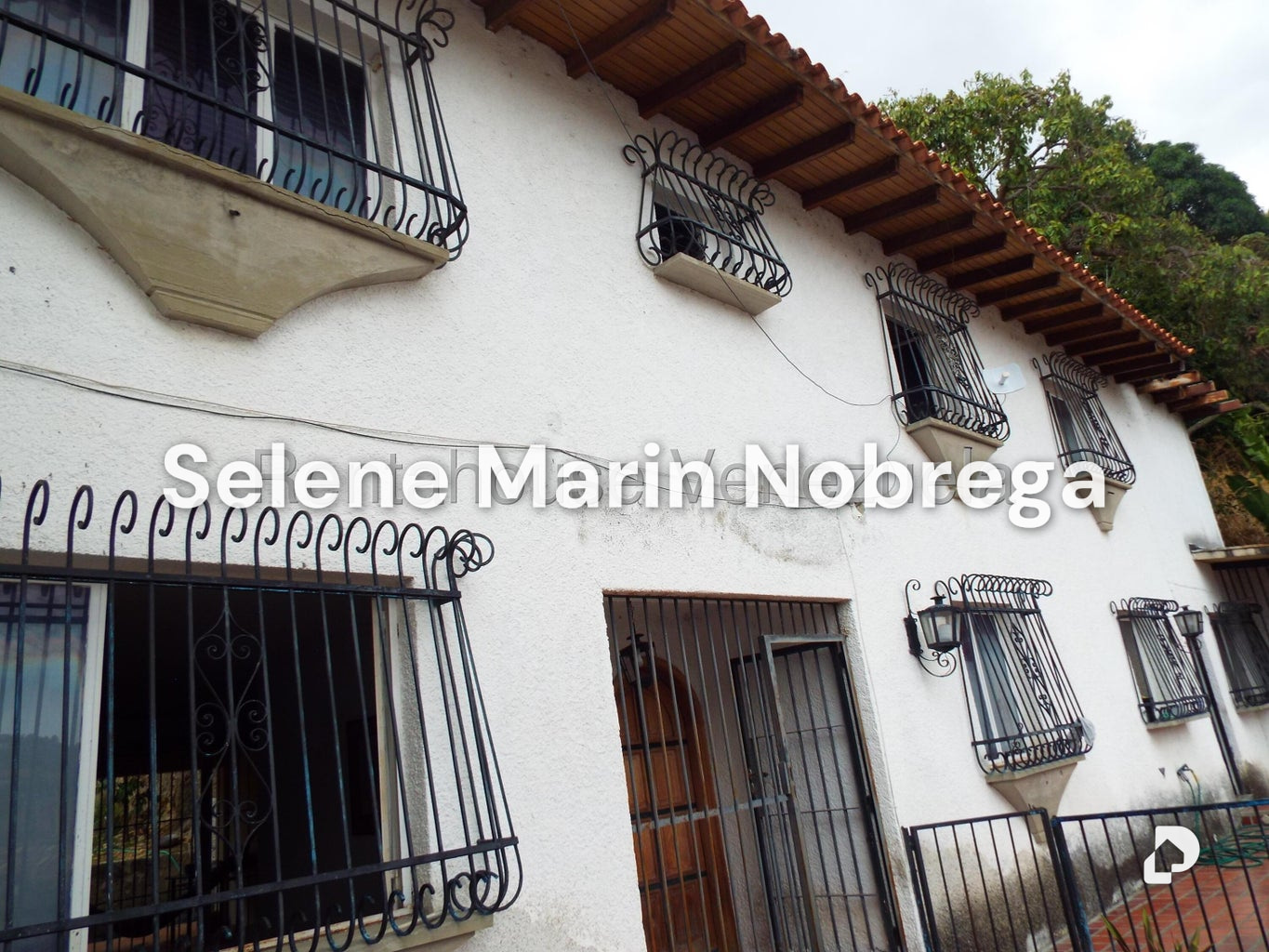 Casa en Lomas De La Trinidad, Caracas – 2