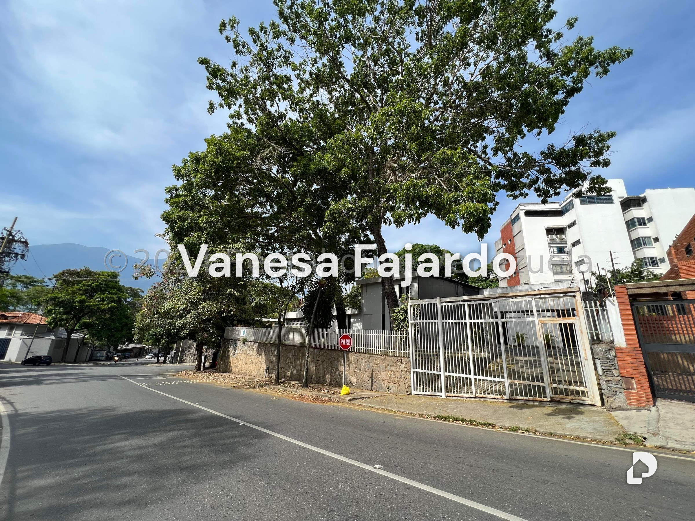 Terreno en Las Mercedes, Caracas – 3