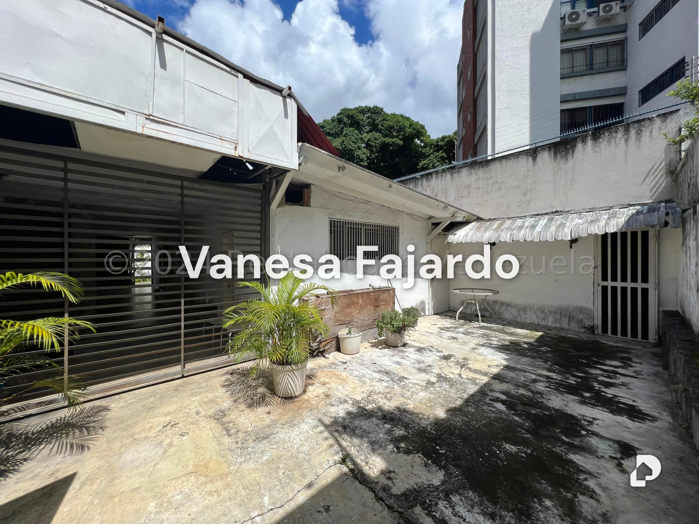 Terreno en Las Mercedes, Caracas – 18