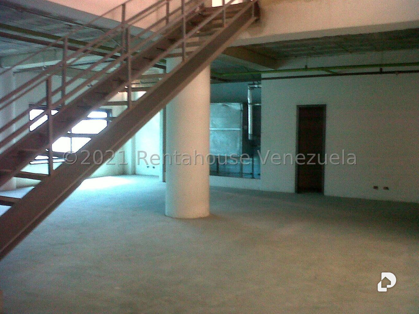 Edificio en Sabana Grande, Caracas – 13