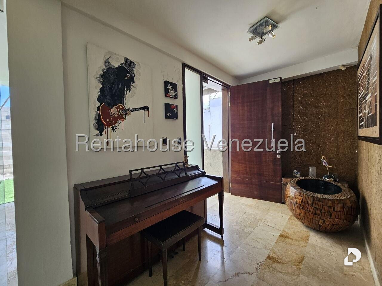 Casa en Lomas de La Lagunita, Caracas – 42