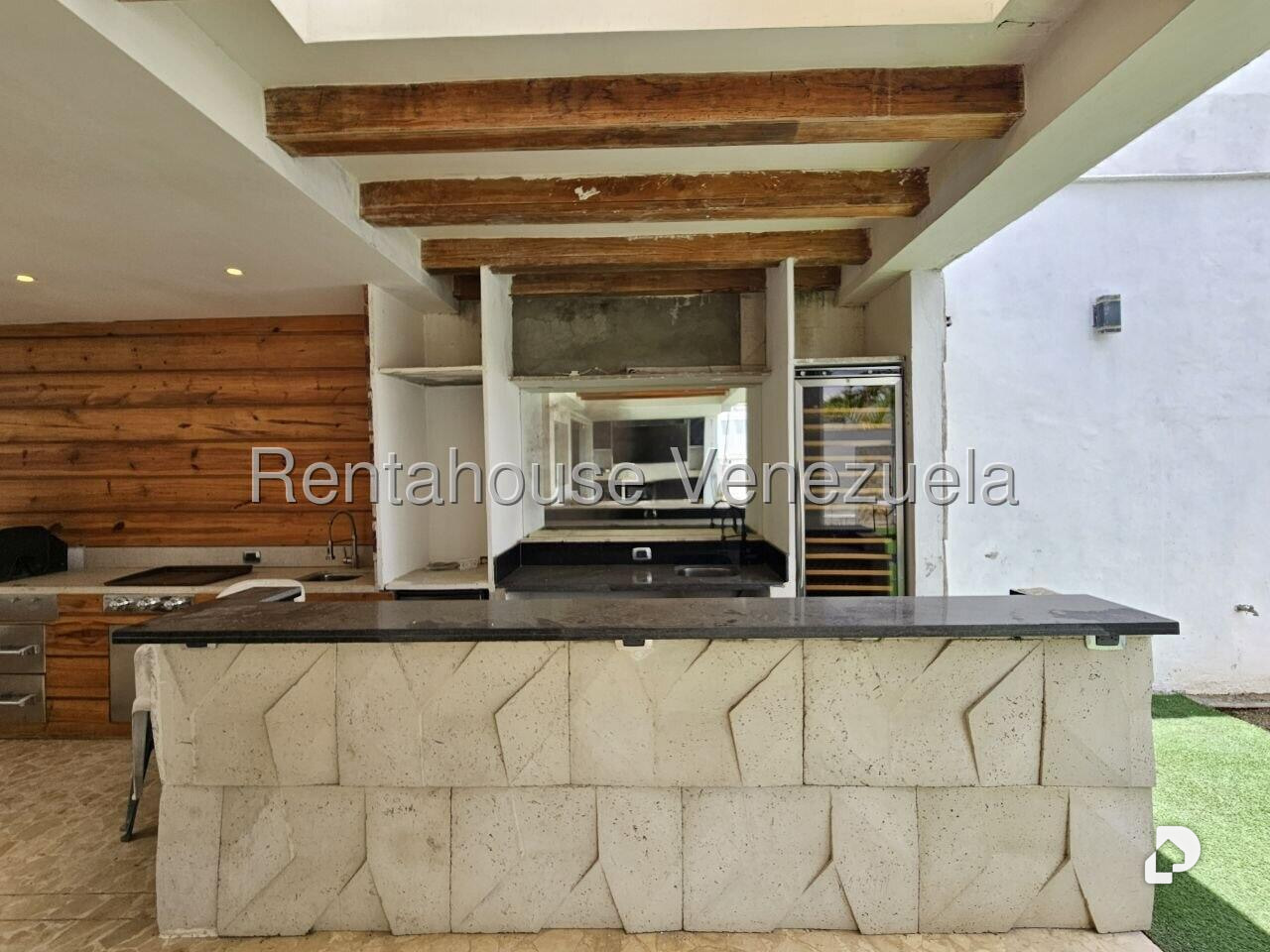 Casa en Lomas de La Lagunita, Caracas – 32