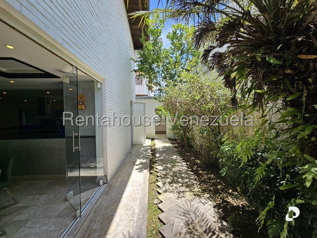 Casa en Lomas de La Lagunita, Caracas – 51