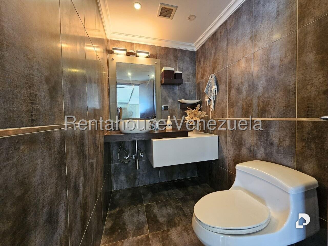 Casa en Lomas de La Lagunita, Caracas – 47