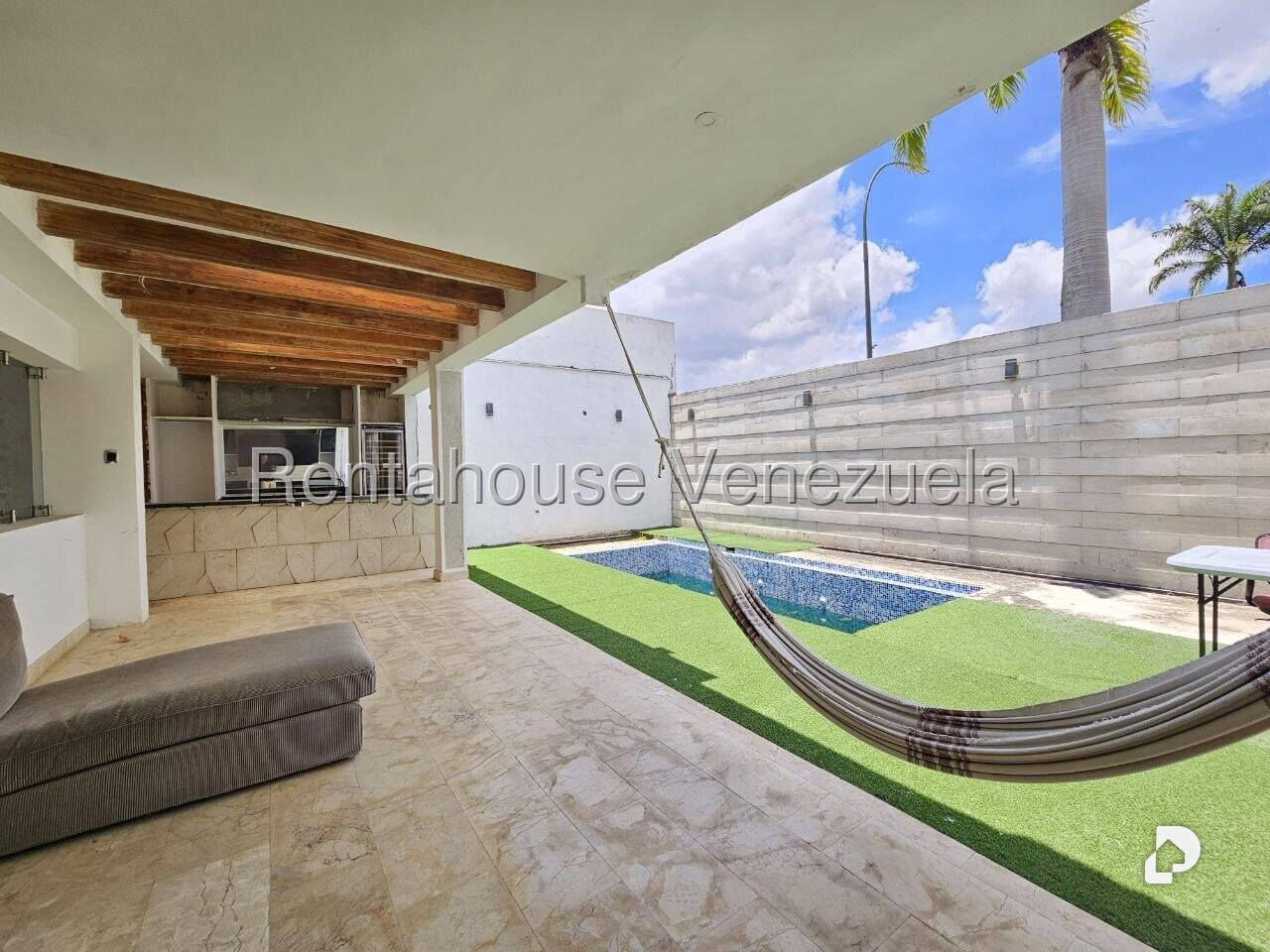 Casa en Lomas de La Lagunita, Caracas – 27