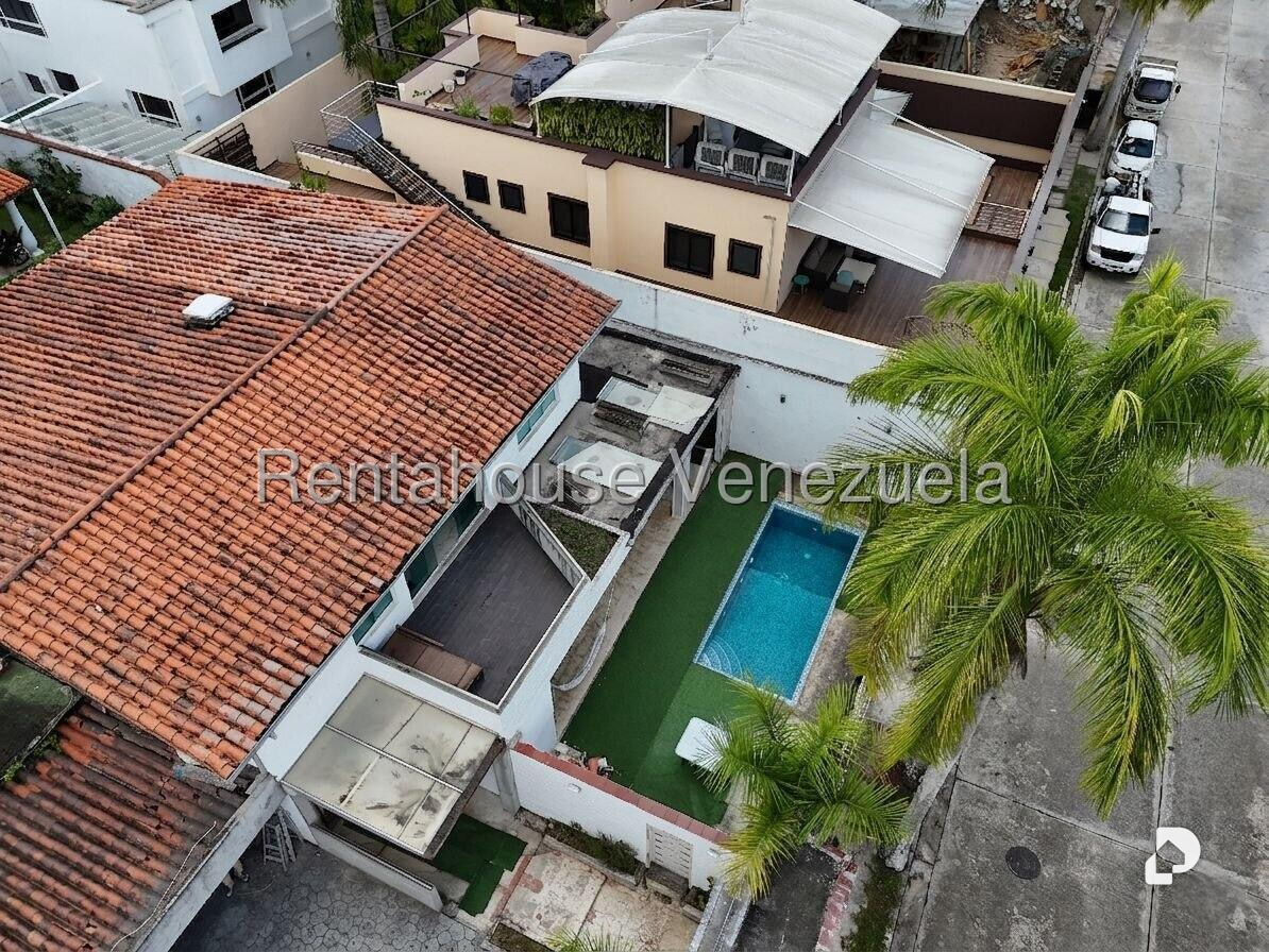 Casa en Lomas de La Lagunita, Caracas – 12