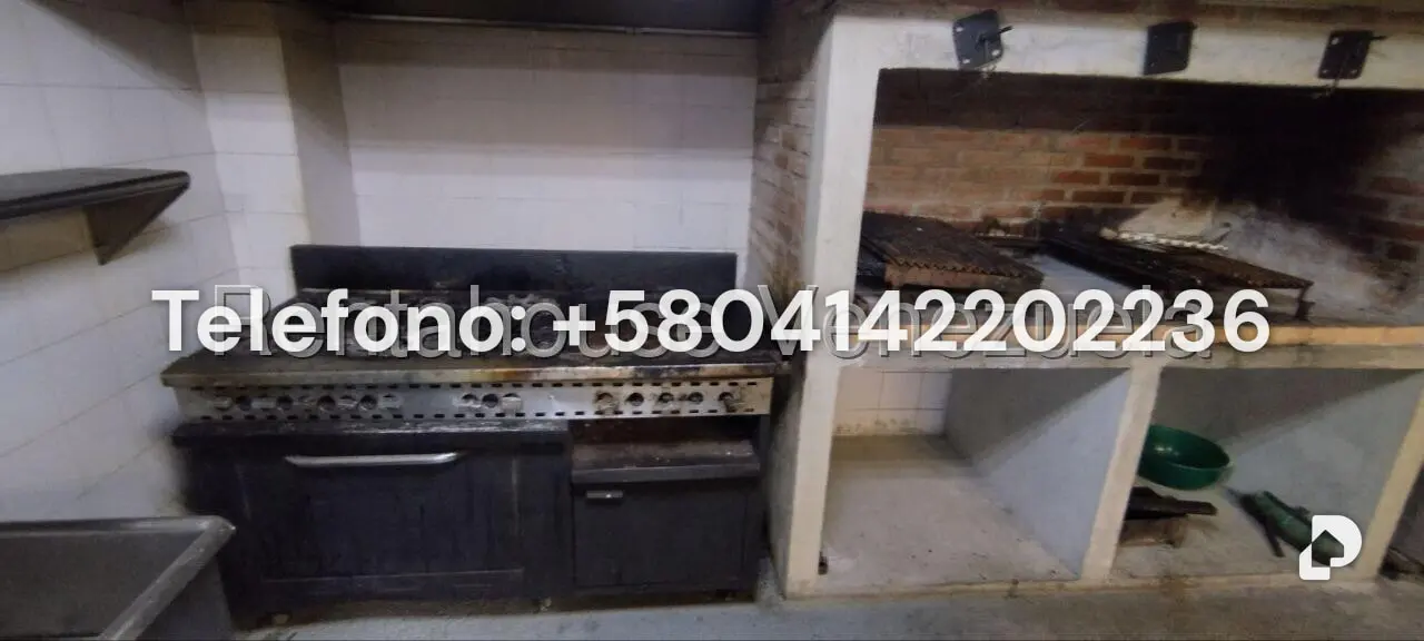 Local comercial en La Urbina, Caracas – 12