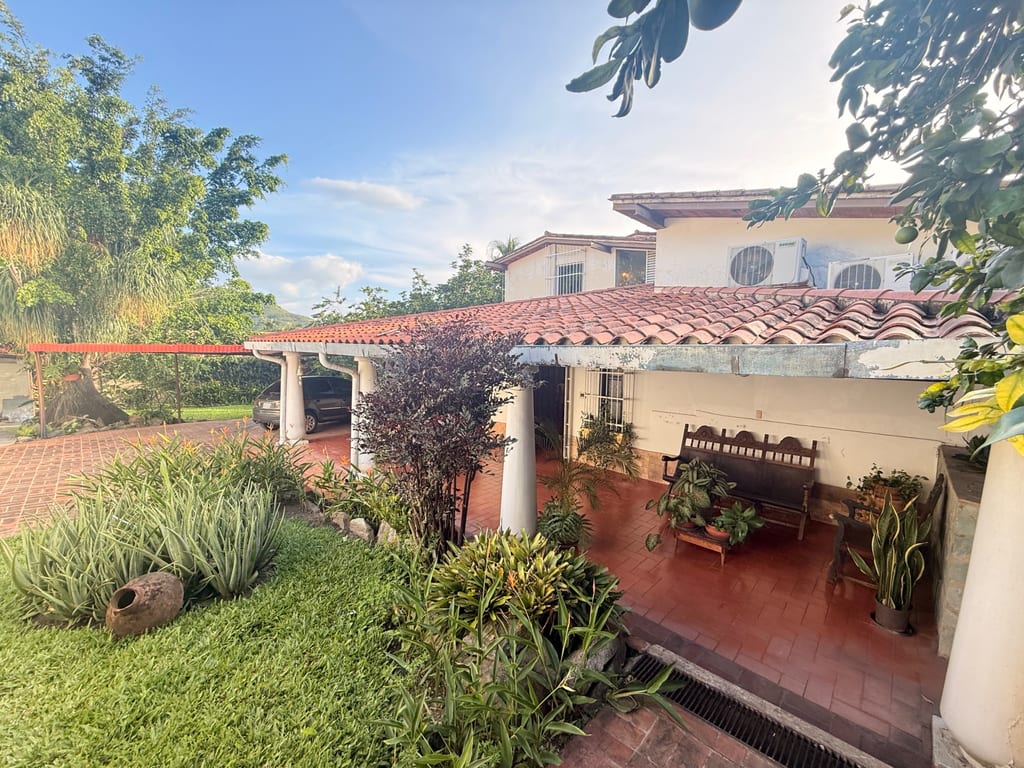Casa en Urbanización El Castaño, Maracay - 1