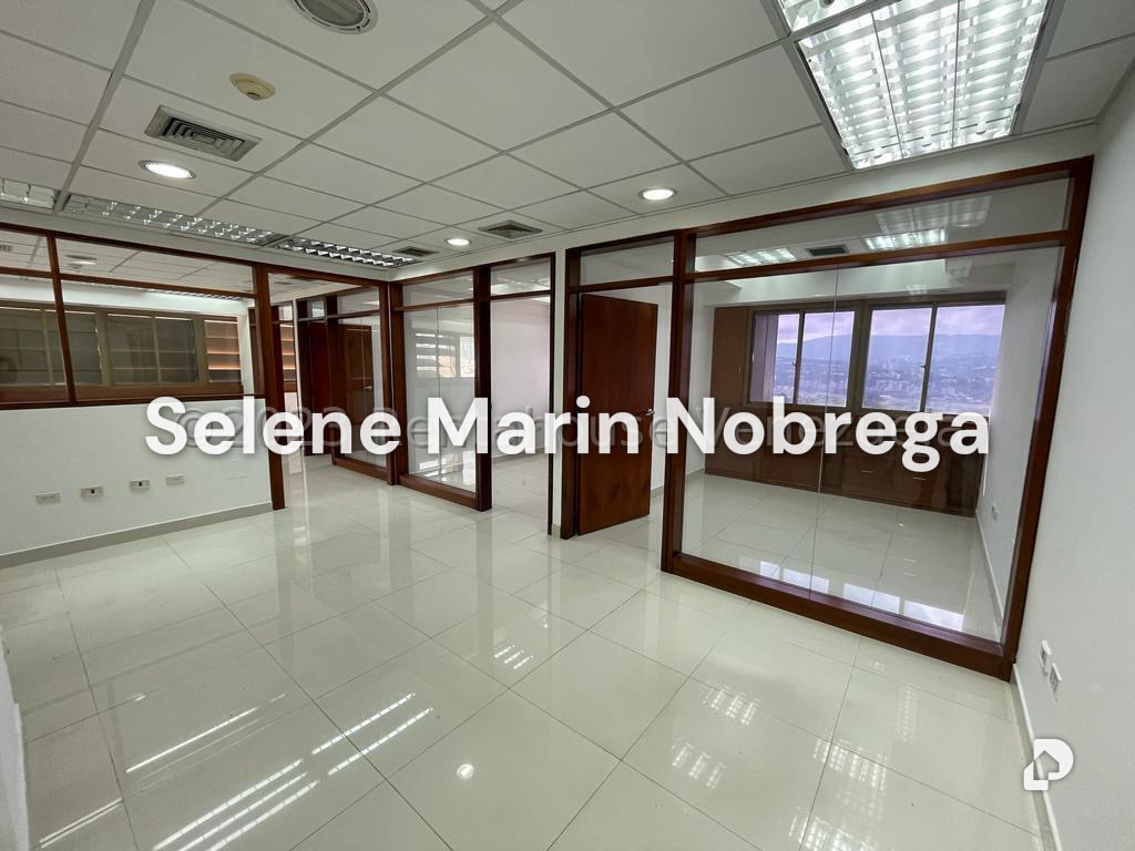 Oficina en Los Palos Grandes, Caracas – 5