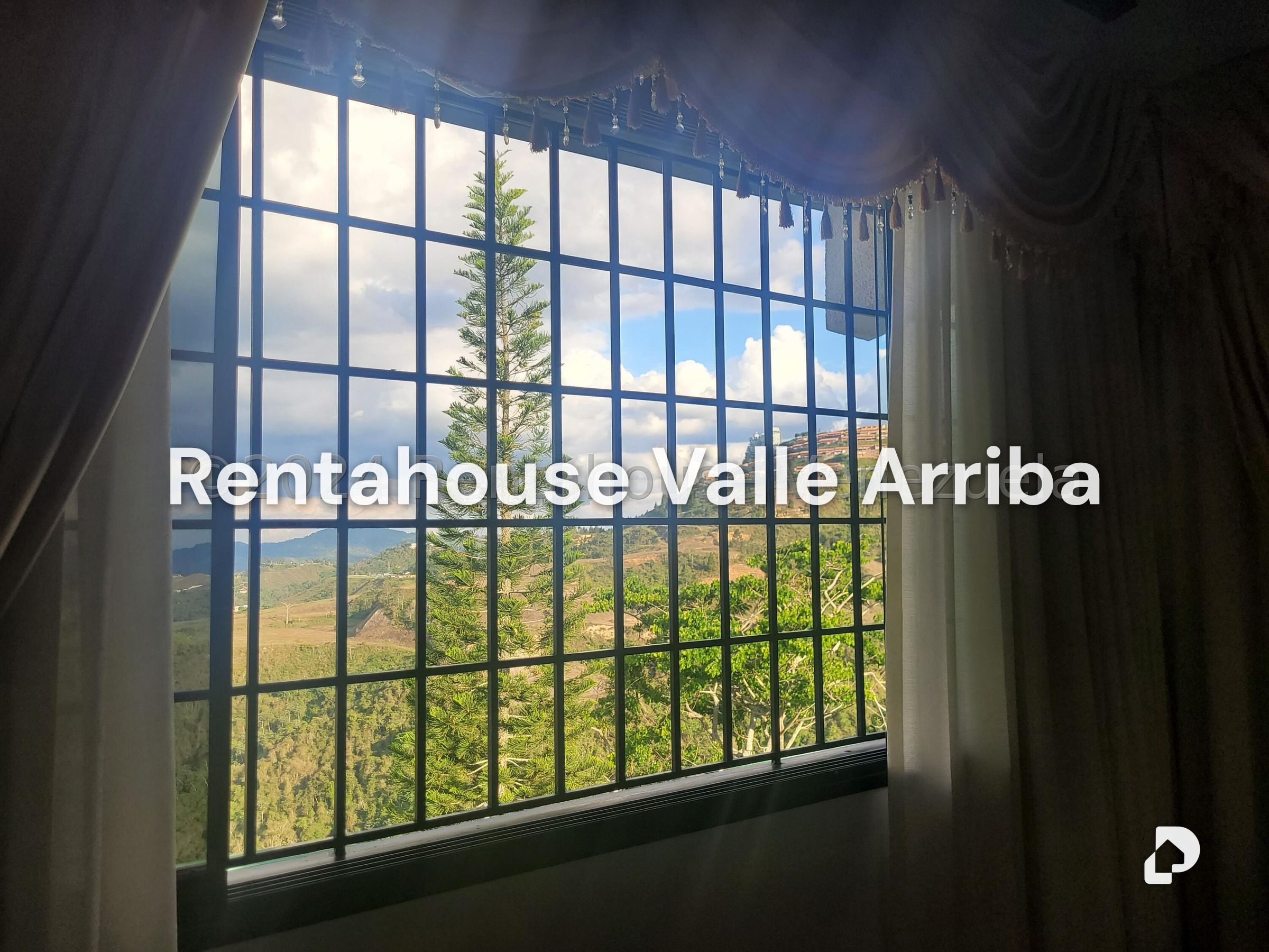 House in La Lagunita Country Club, Caracas – 19
