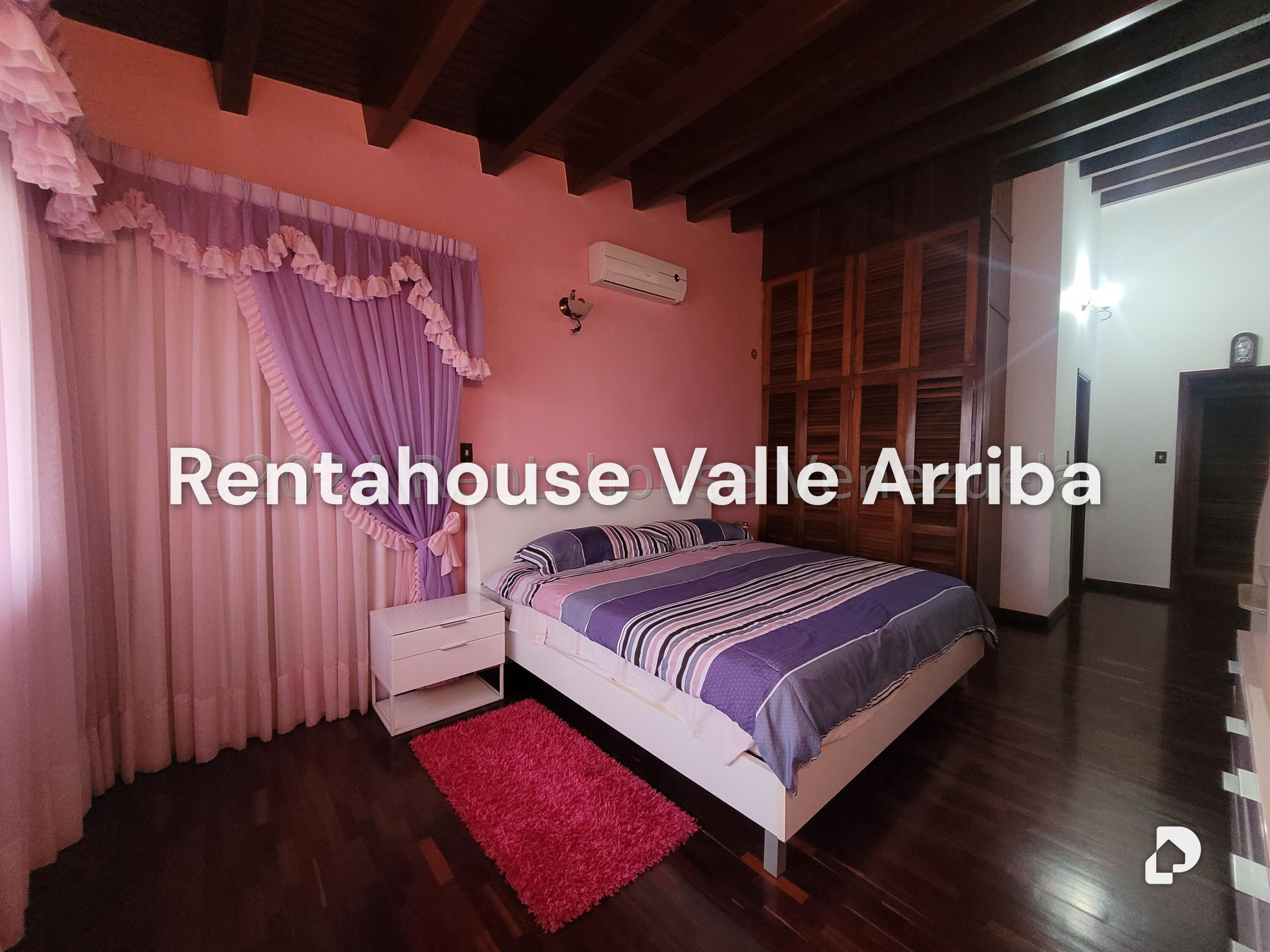 House in La Lagunita Country Club, Caracas – 27