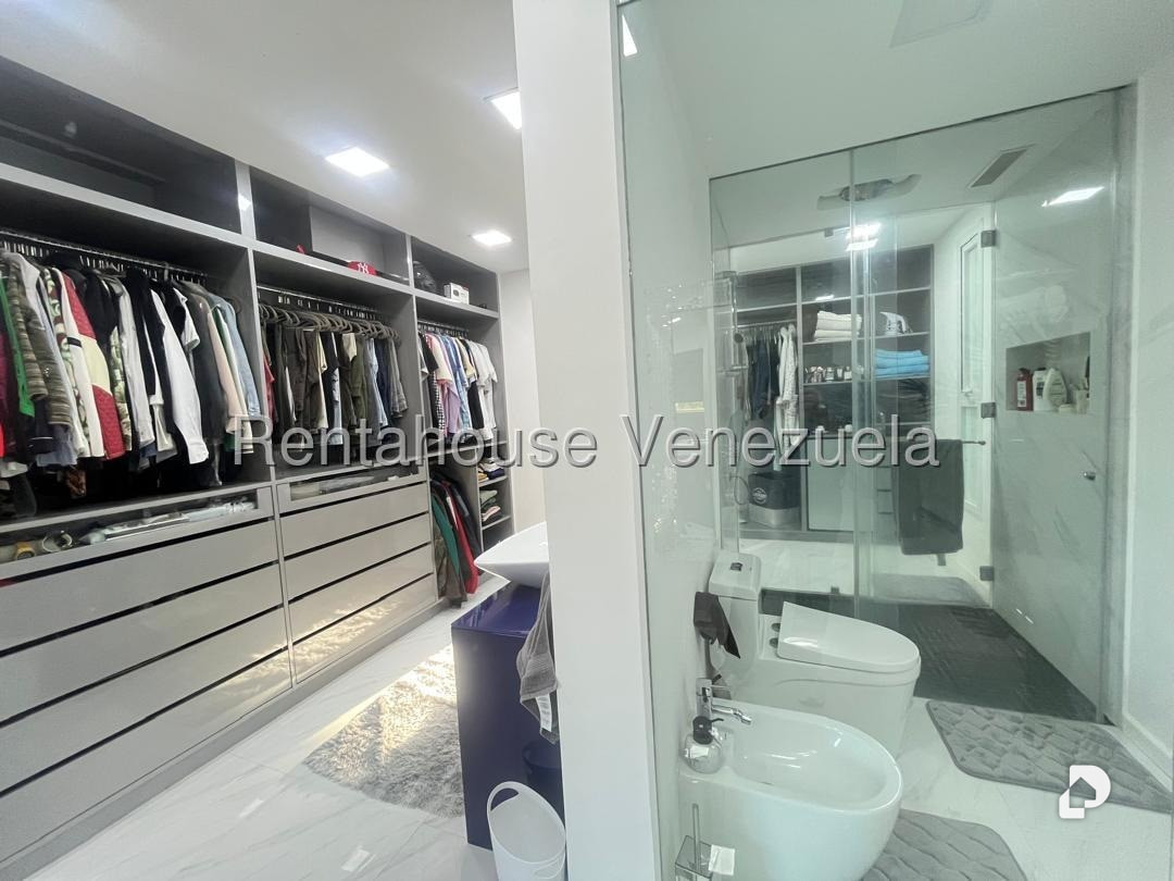 Casa en Colinas de Tamanaco, Caracas – 14