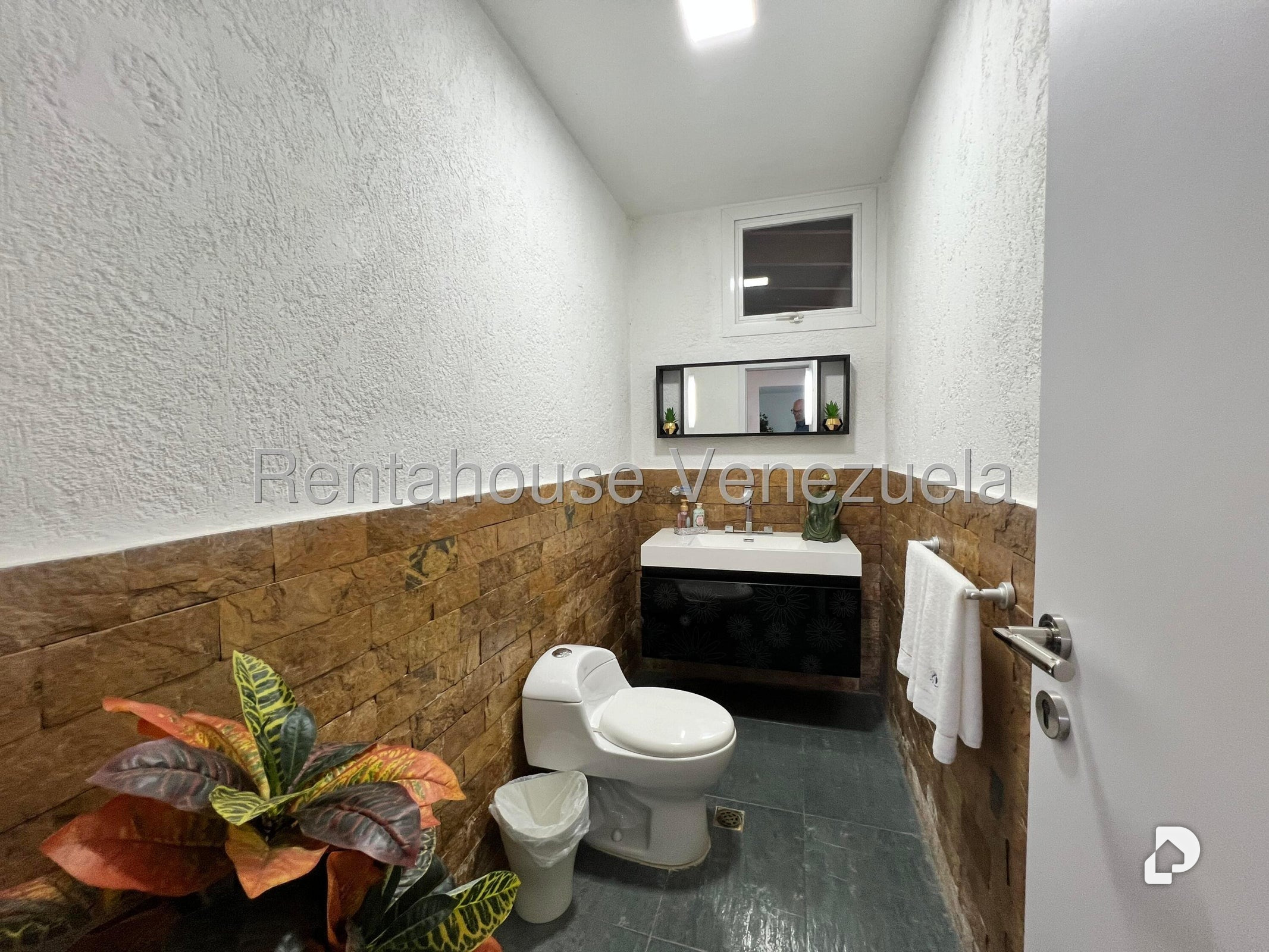 Casa en Colinas de Tamanaco, Caracas – 23