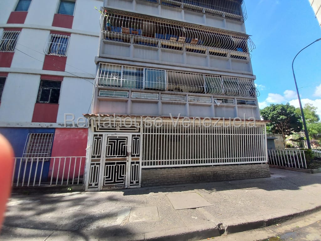 Apartamento en Caricuao, Caracas - 1