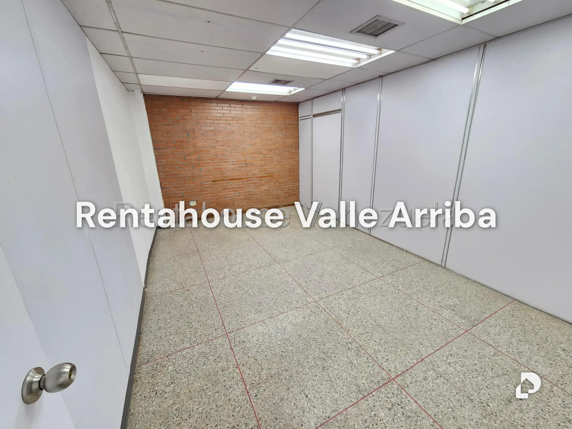 Local comercial en La Urbina, Caracas – 4