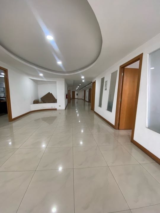 Edificio en La Trinidad, Caracas - 1