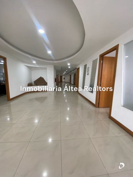 Edificio en La Trinidad, Caracas – 1