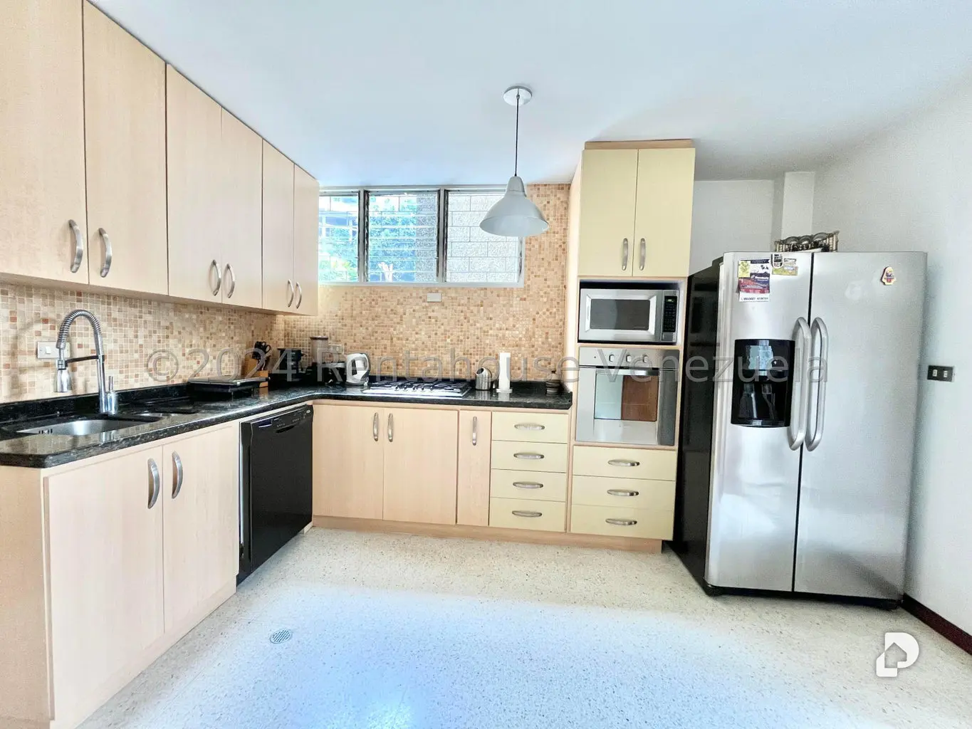 Apartamento en Las Mercedes, Caracas – 24