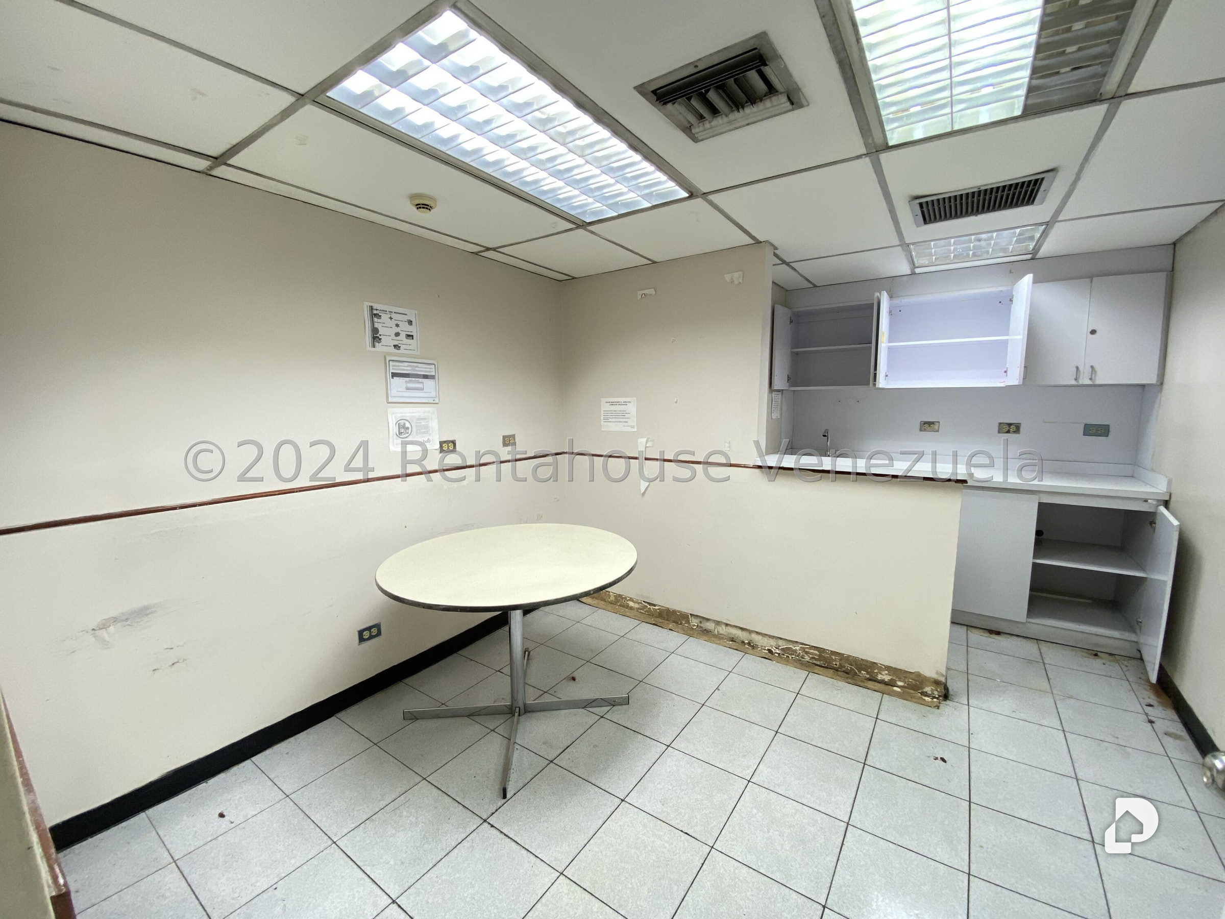 Local comercial en San Bernardino, Caracas – 19