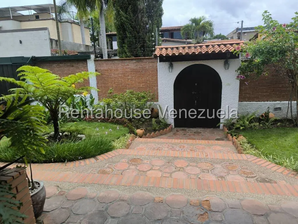 House in Lomas de La Lagunita, Caracas - 1