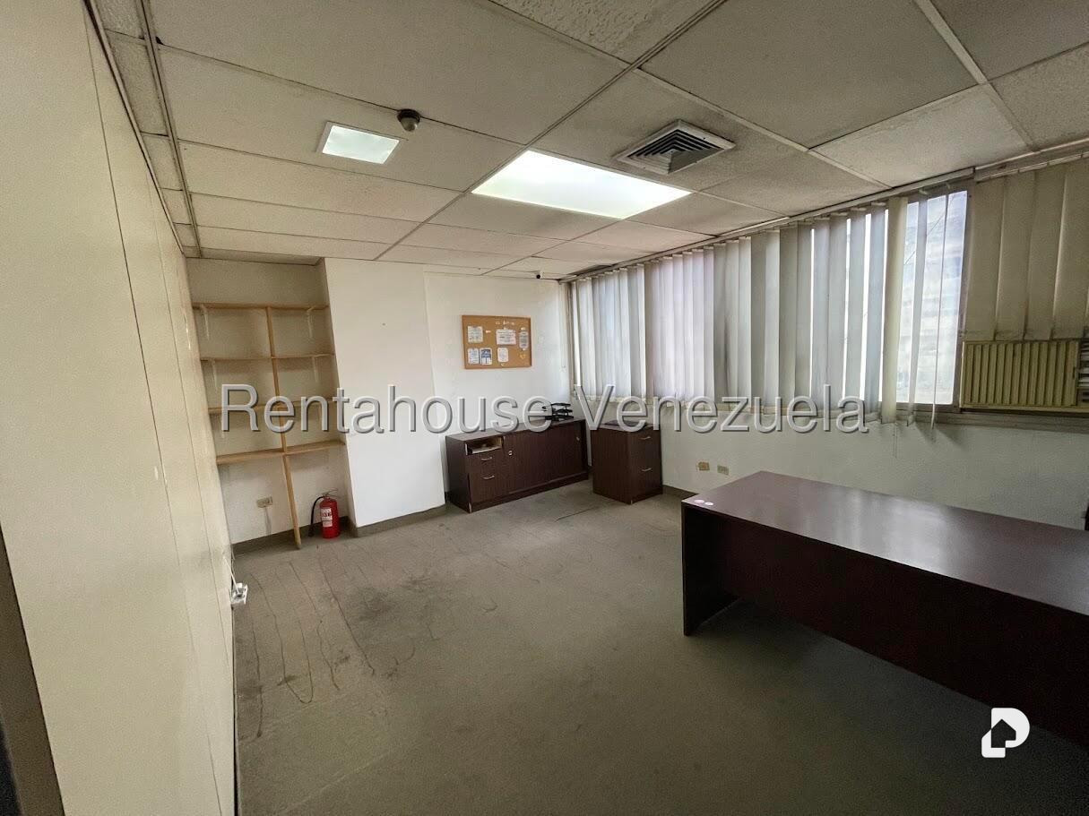 Oficina en Parroquia La Candelaria, Caracas – 6
