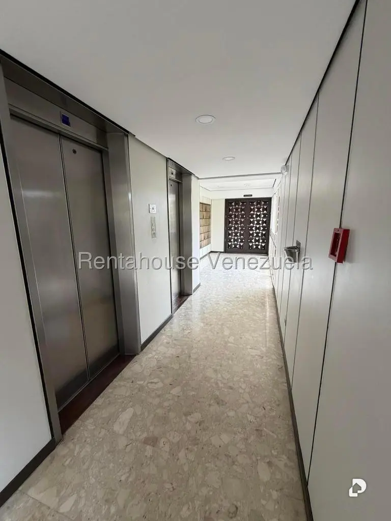 Apartamento en Colinas de Quinta Altamira, Caracas – 24