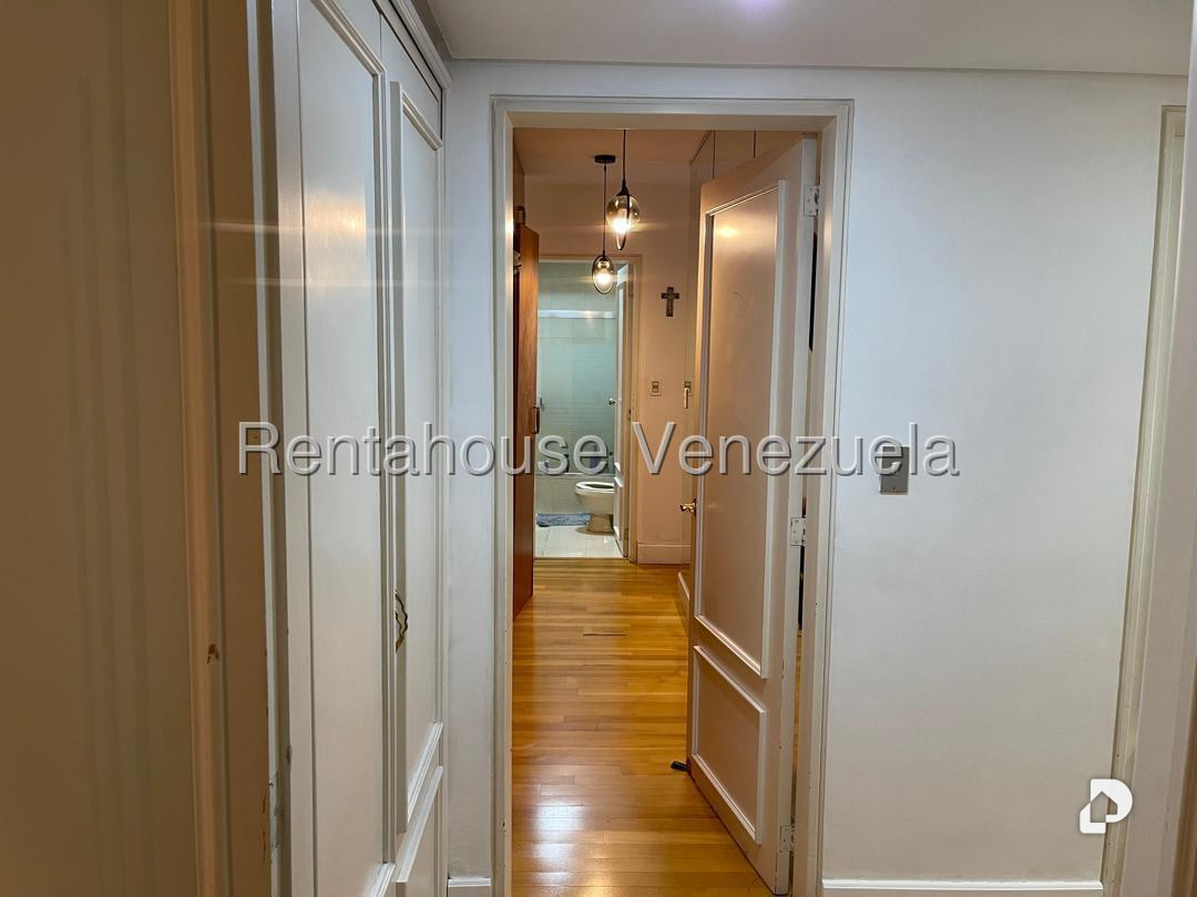 Apartamento en Los Chorros, Caracas – 12