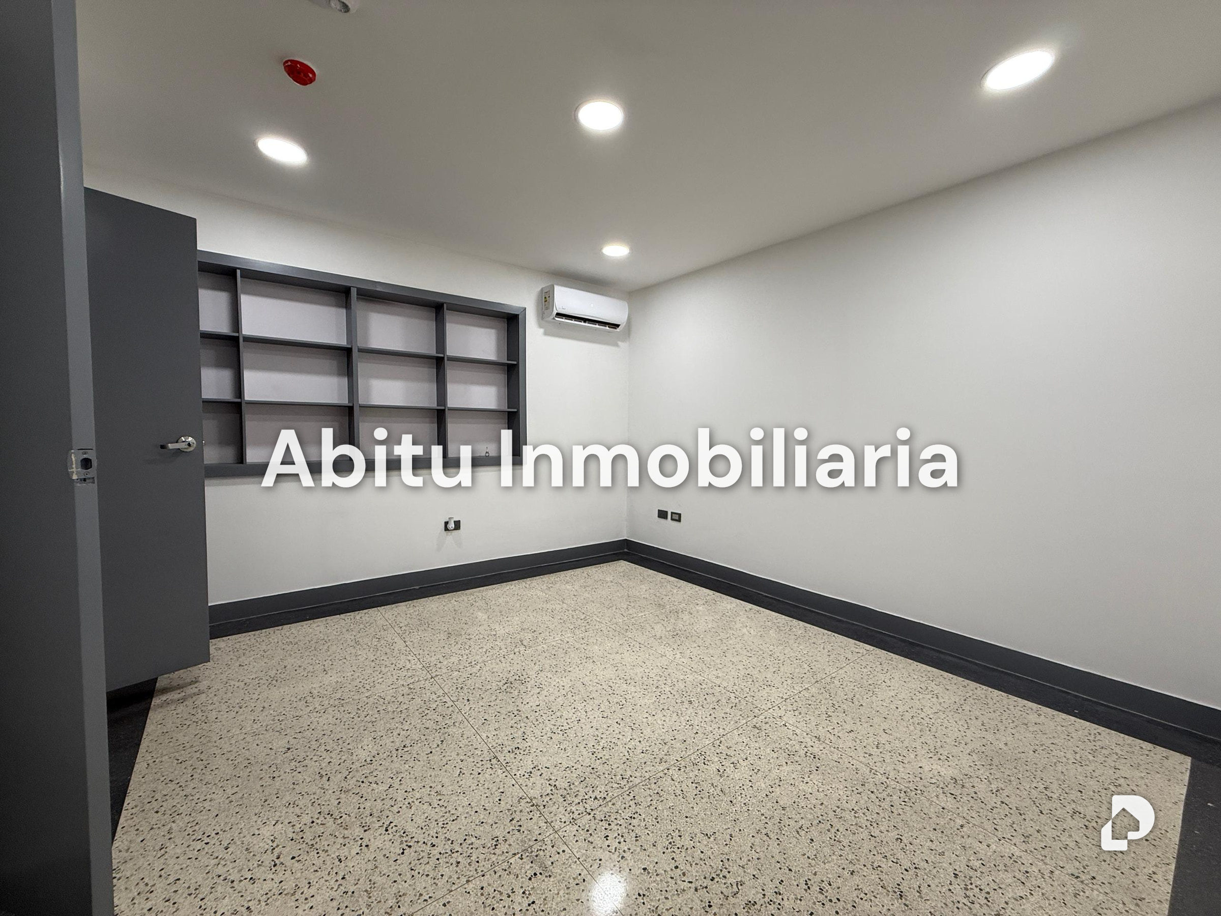 Oficina en San Román, Caracas – 10