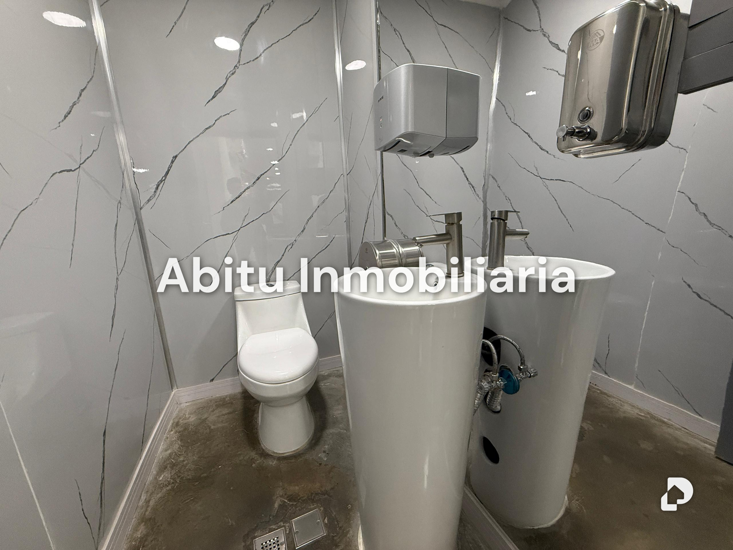 Oficina en San Román, Caracas – 15