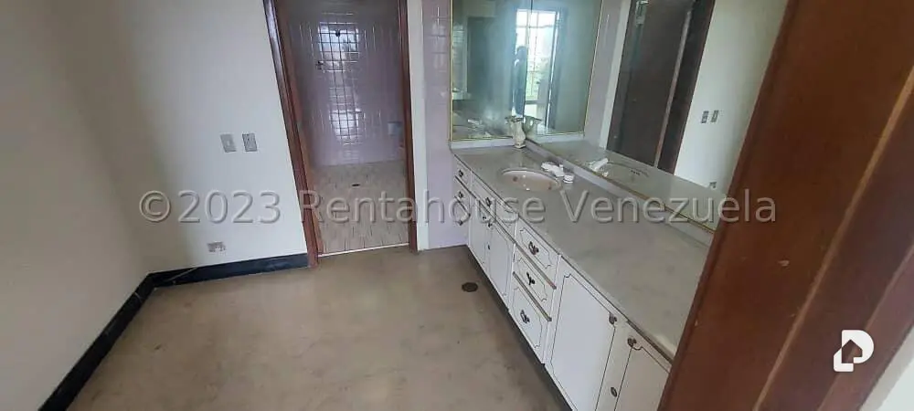 Casa en Alta Florida, Caracas – 12