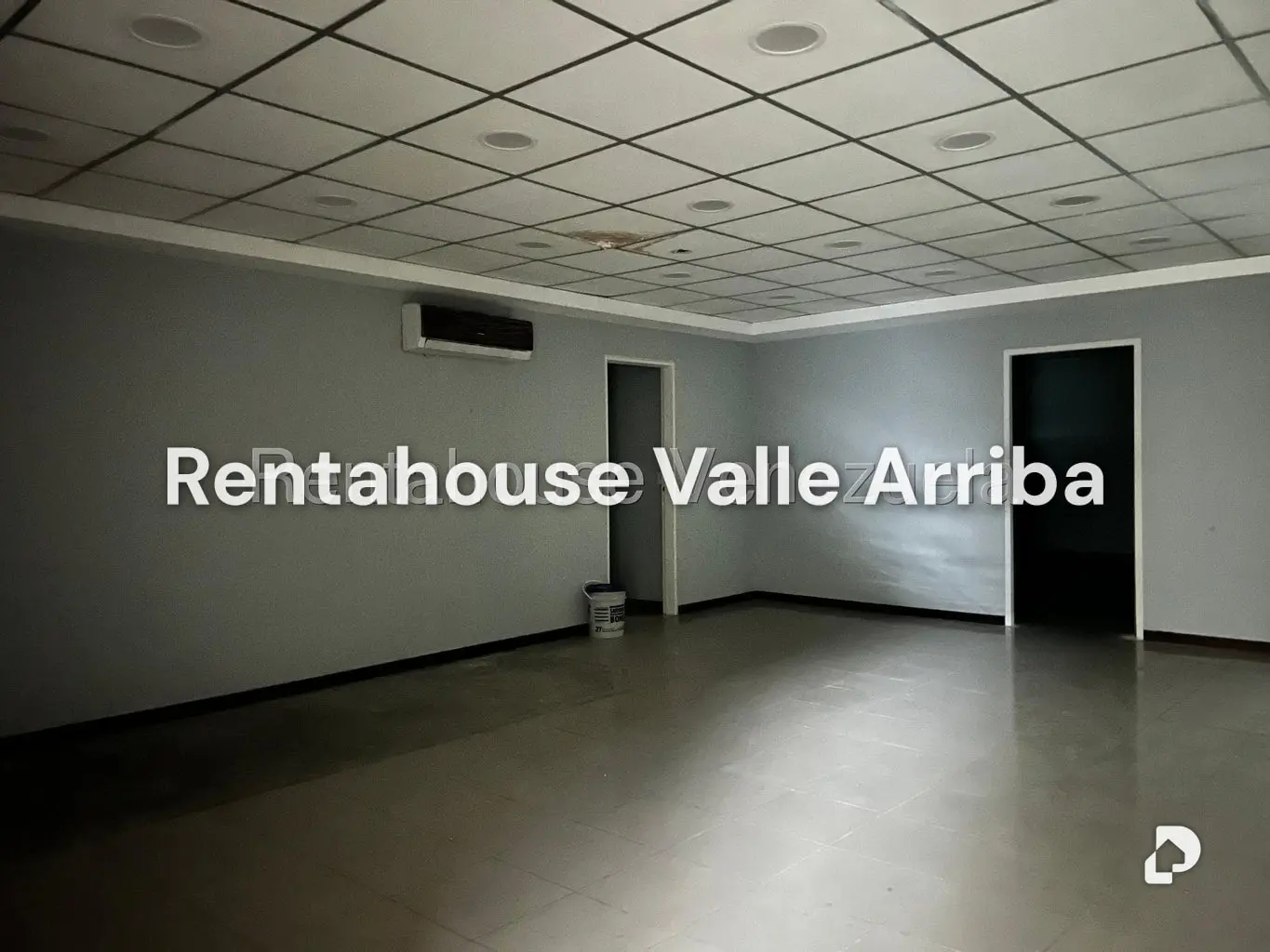 Local comercial en La California Norte, Caracas – 12