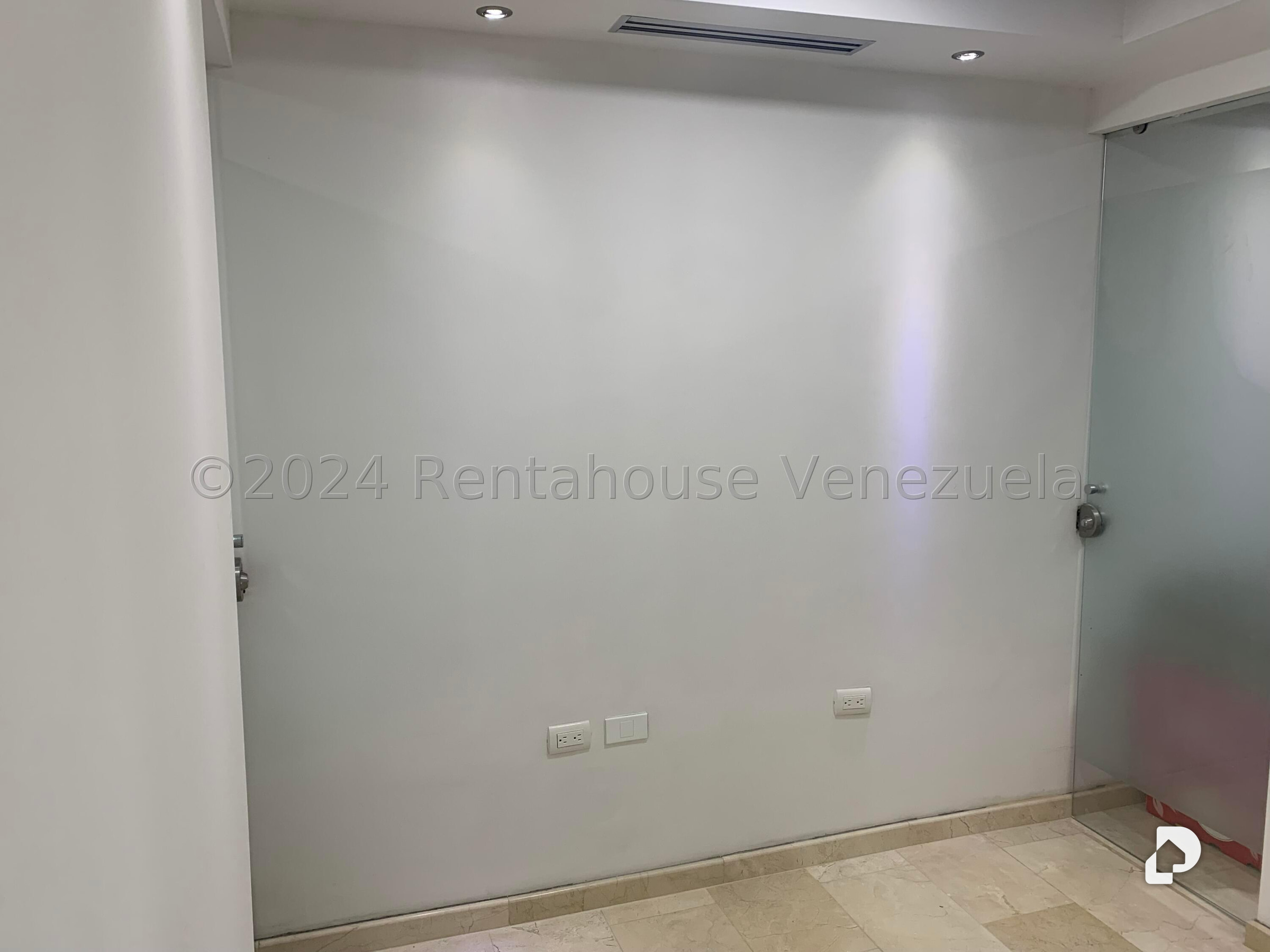 Oficina en Macaracuay, Caracas – 12