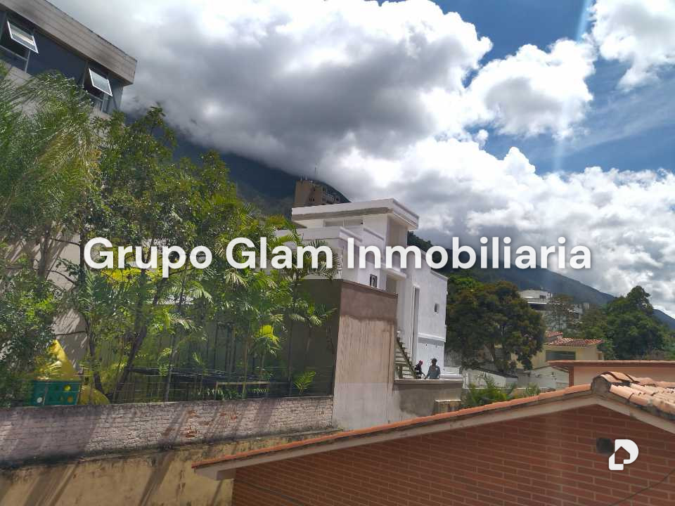 Casa en Altamira, Caracas – 28