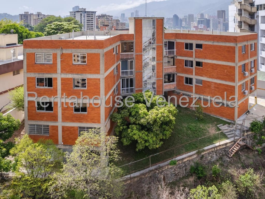 Edificio en Colinas de Bello Monte, Caracas - 1