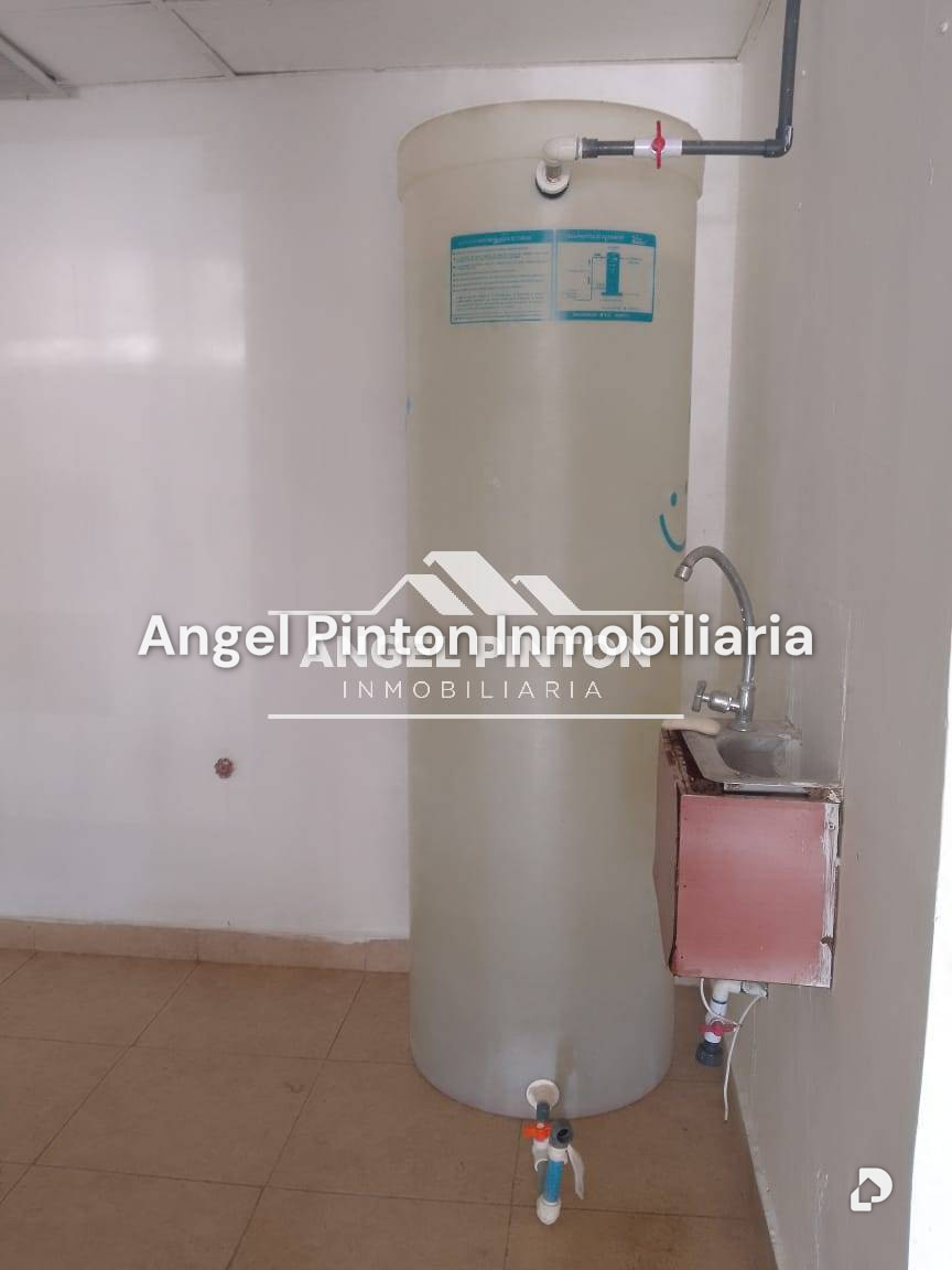 Local comercial en Avenida El Milagro, Maracaibo – 11