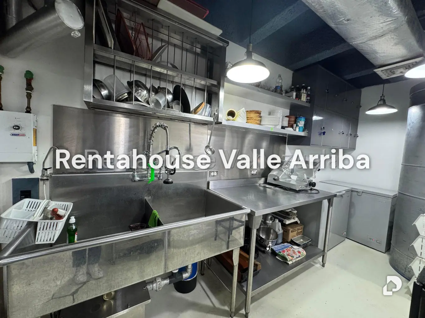 Local comercial en Santa Fe Norte, Caracas – 13