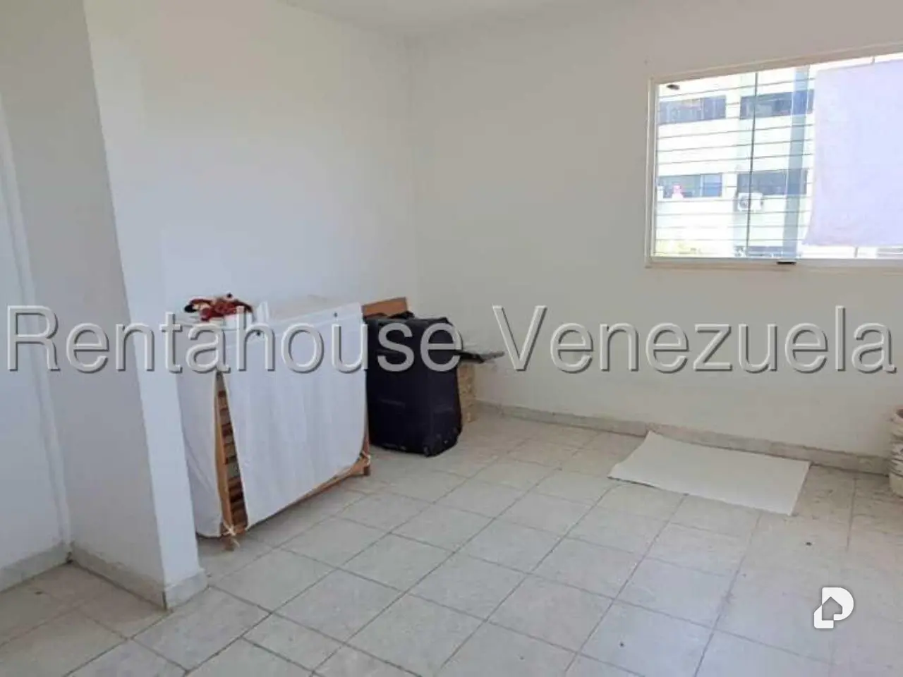 Apartment in Paraparal, Los Guayos – 16