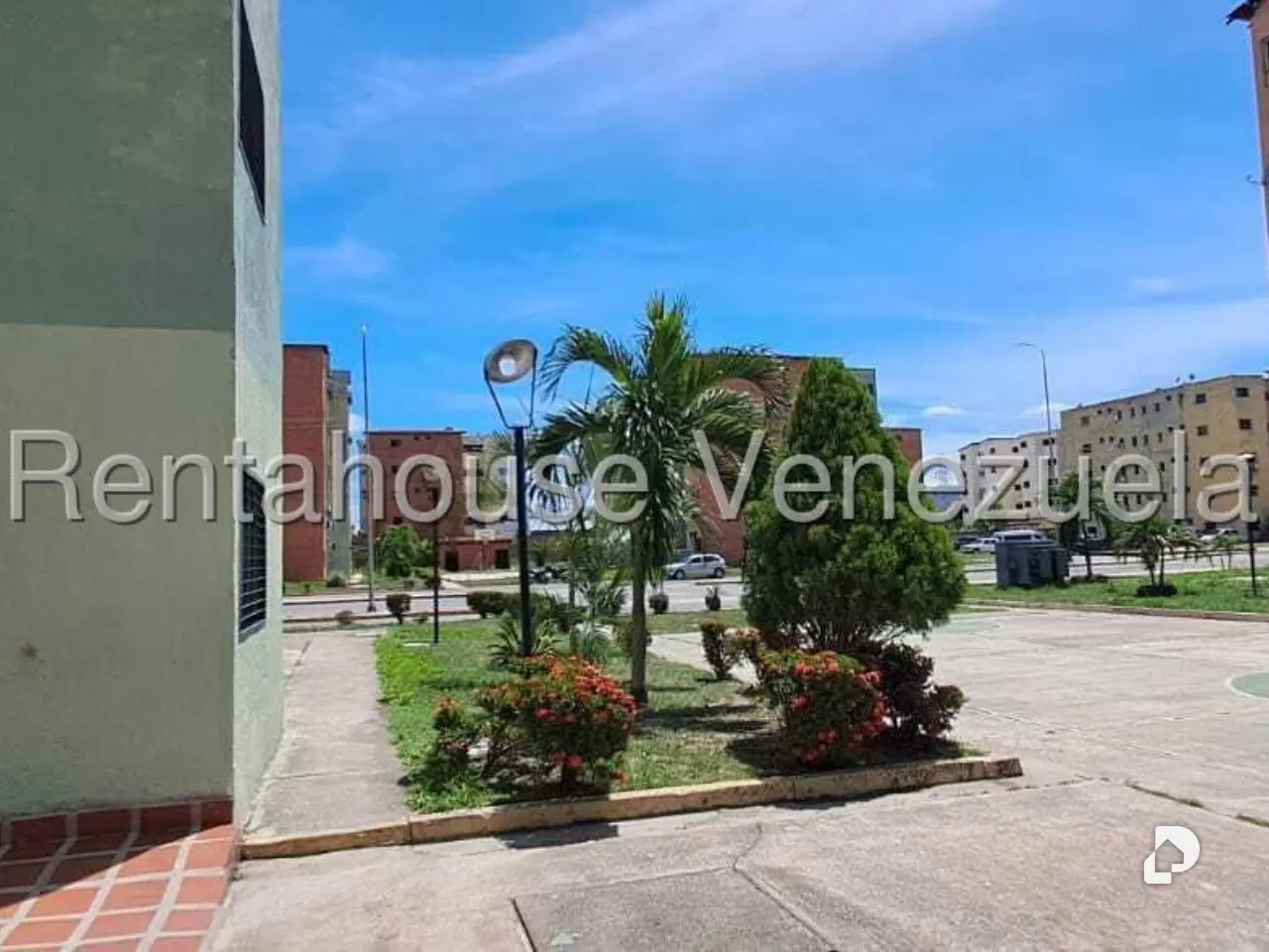 Apartment in Paraparal, Los Guayos – 1