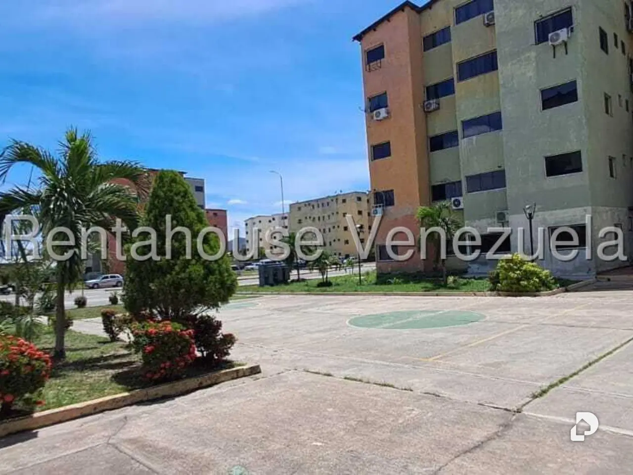 Apartment in Paraparal, Los Guayos – 2