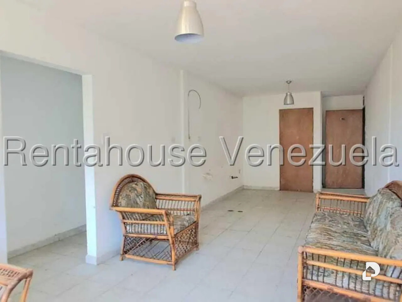 Apartment in Paraparal, Los Guayos – 9