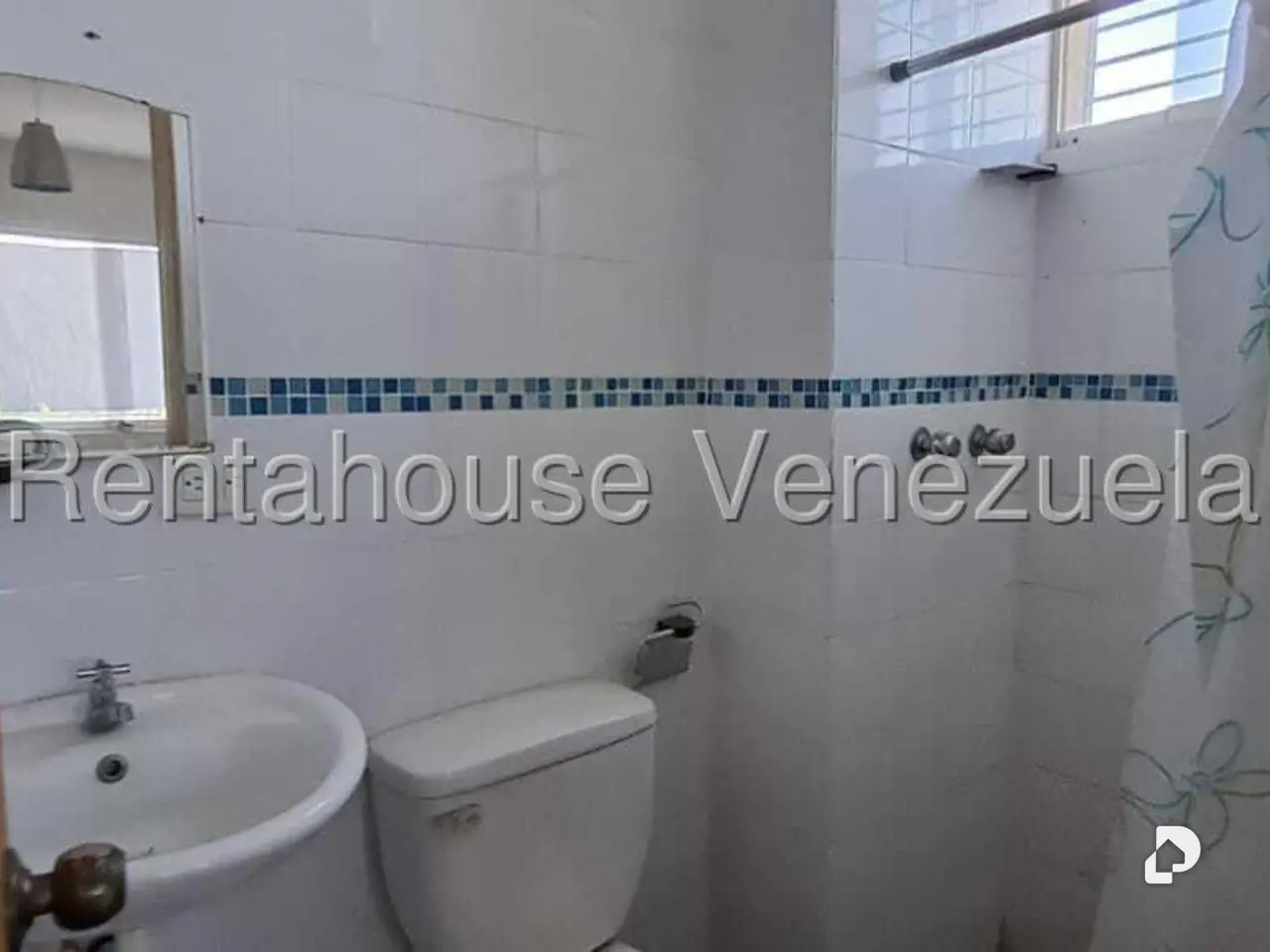 Apartment in Paraparal, Los Guayos – 12