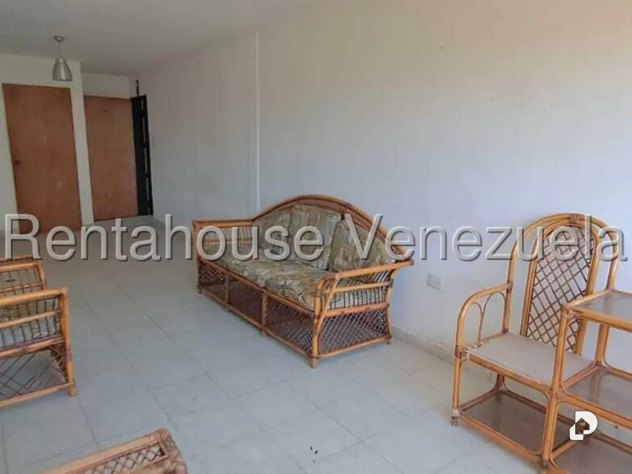 Apartment in Paraparal, Los Guayos – 8