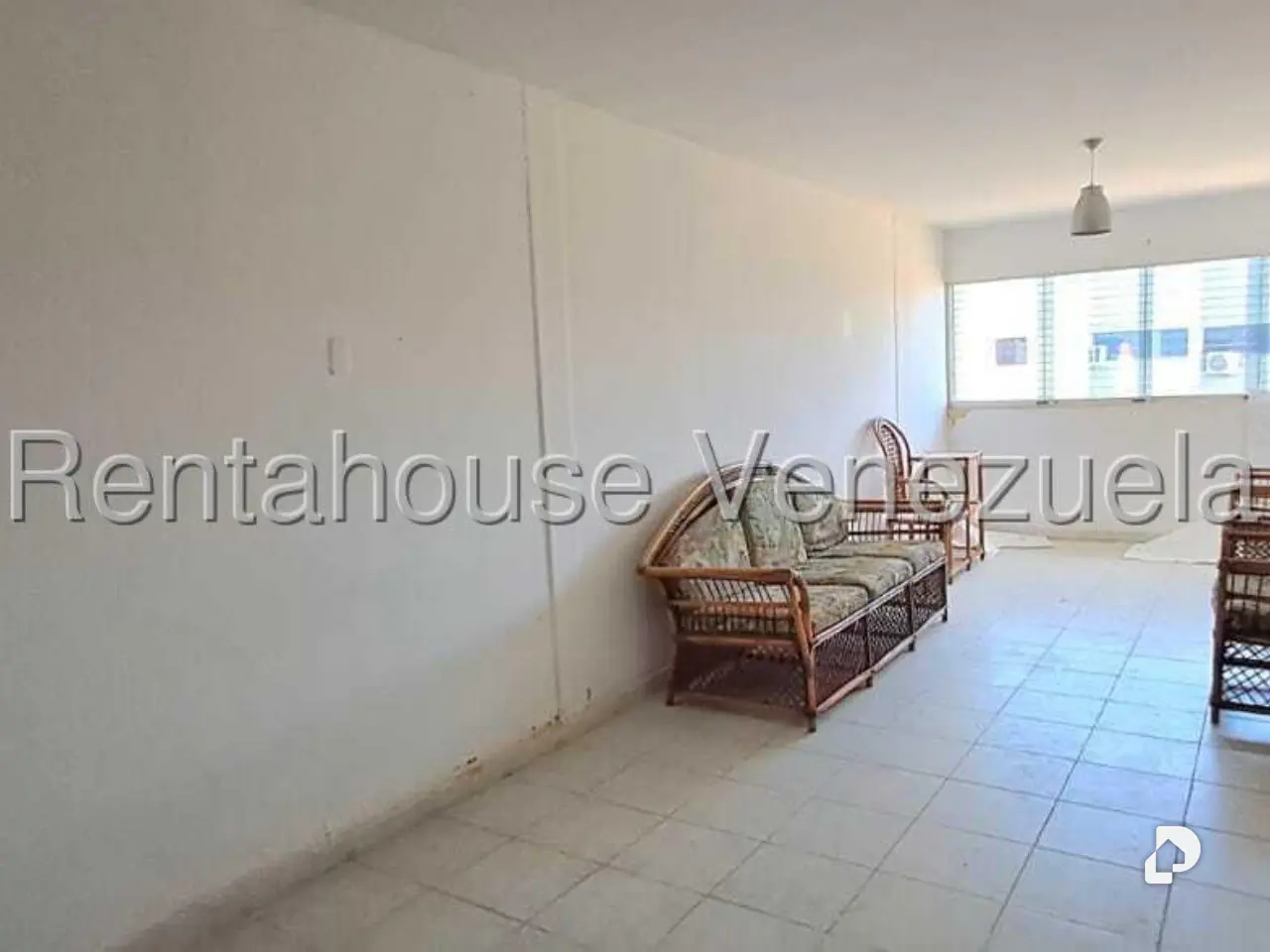 Apartment in Paraparal, Los Guayos – 6
