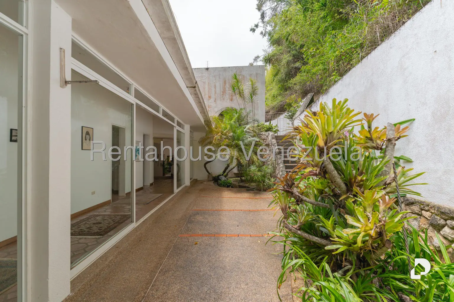 Casa en Oripoto, Caracas – 28