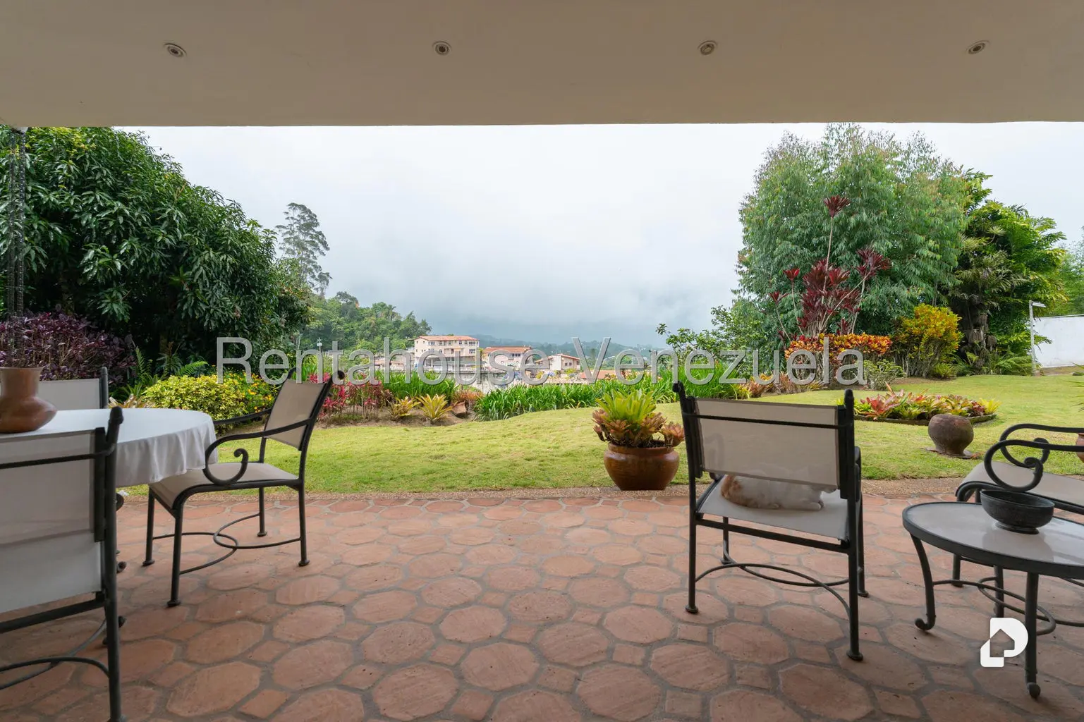 Casa en Oripoto, Caracas – 15