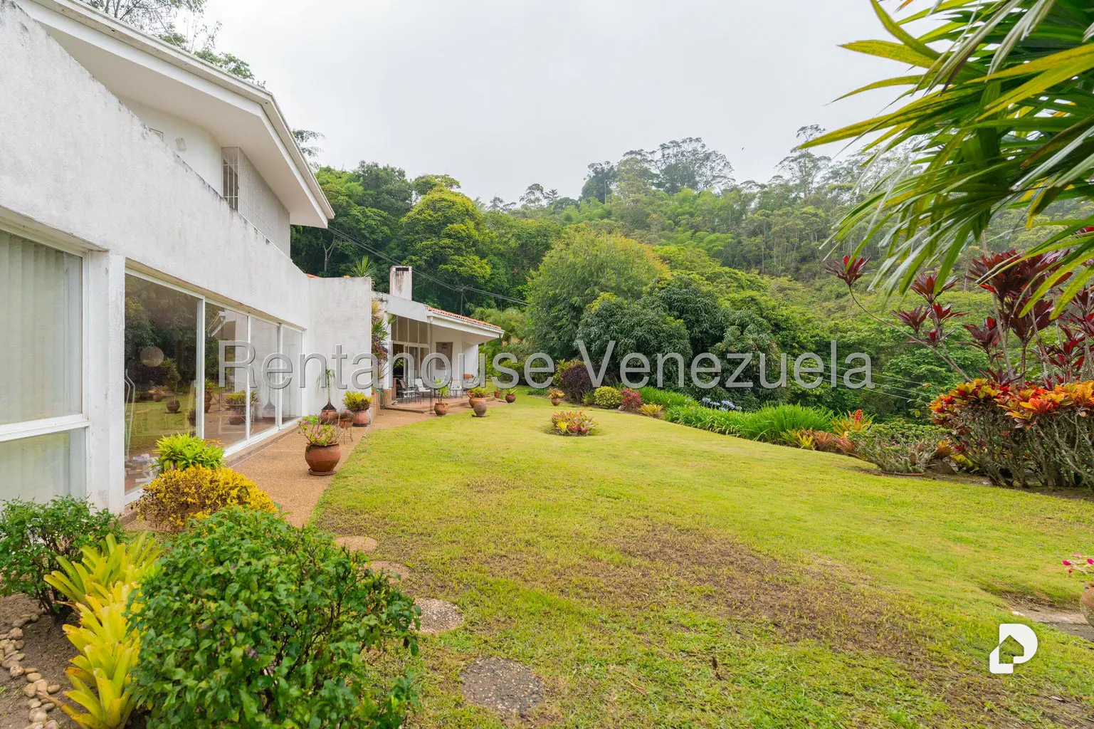 Casa en Oripoto, Caracas – 12